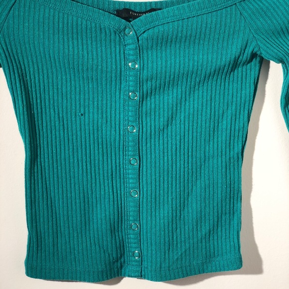 🌻Teal off the shoulder crop top🌻 - Picture 2 of 4